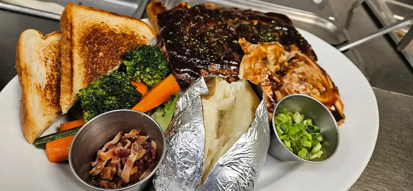 Mountain View Family Restaurant's comfort food - Canadian-American cuisine in Innisfail